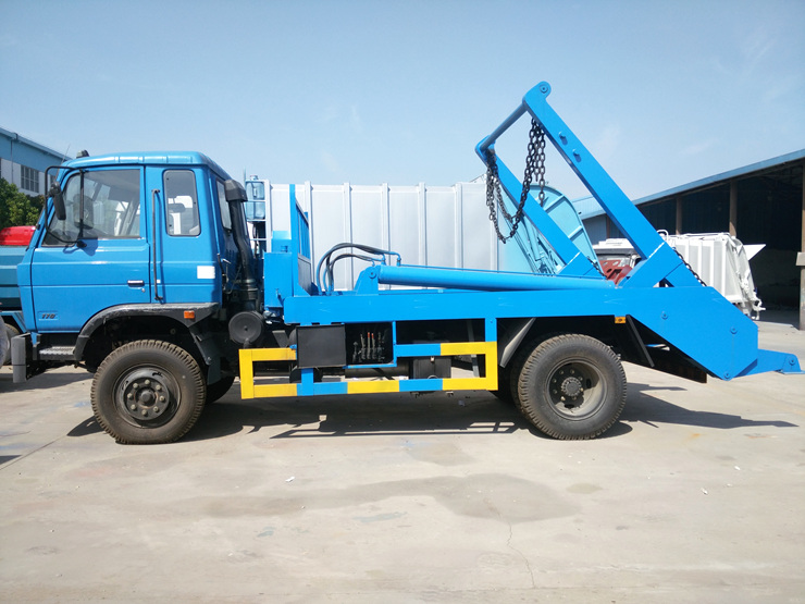 東風145型擺臂式垃圾車