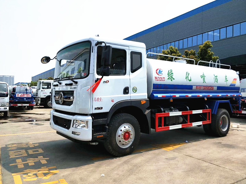 灑水車廠家，宜昌客戶秒提15噸東風D9灑水車
