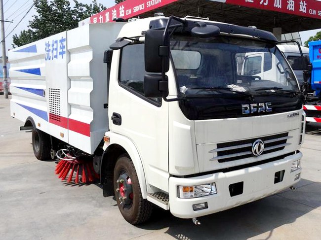 東風(fēng)多利卡D7洗掃車(chē)