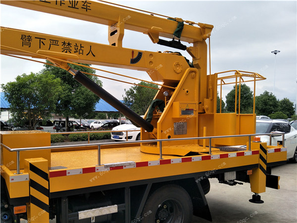東風(fēng)多利卡D6高空作業(yè)車 東風(fēng)多利卡D6高空作業(yè)車