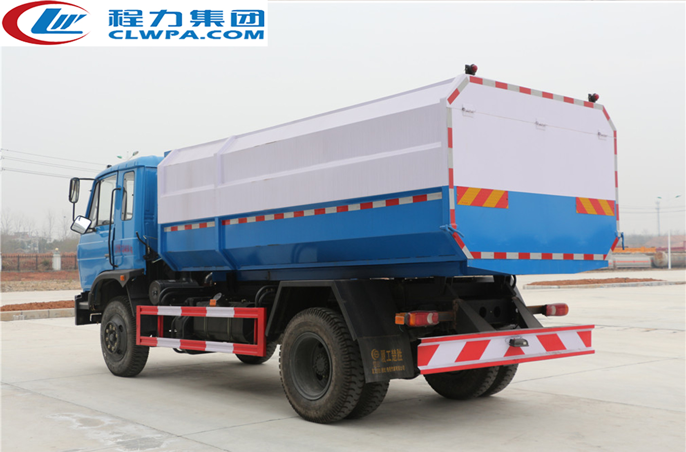 國五東風(fēng)153或嘉運自裝卸式垃圾車