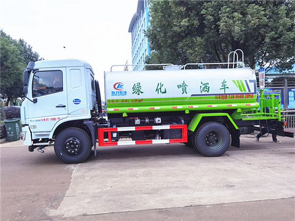 12噸灑水車多少錢，12噸灑水車包月出租要多少錢