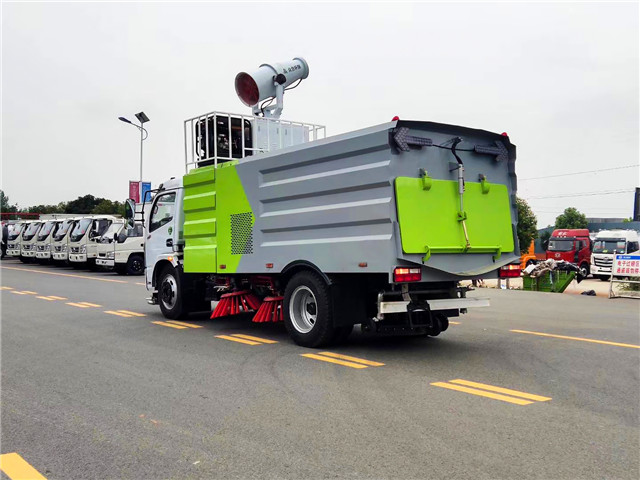 東風(fēng)福瑞卡8方掃路車