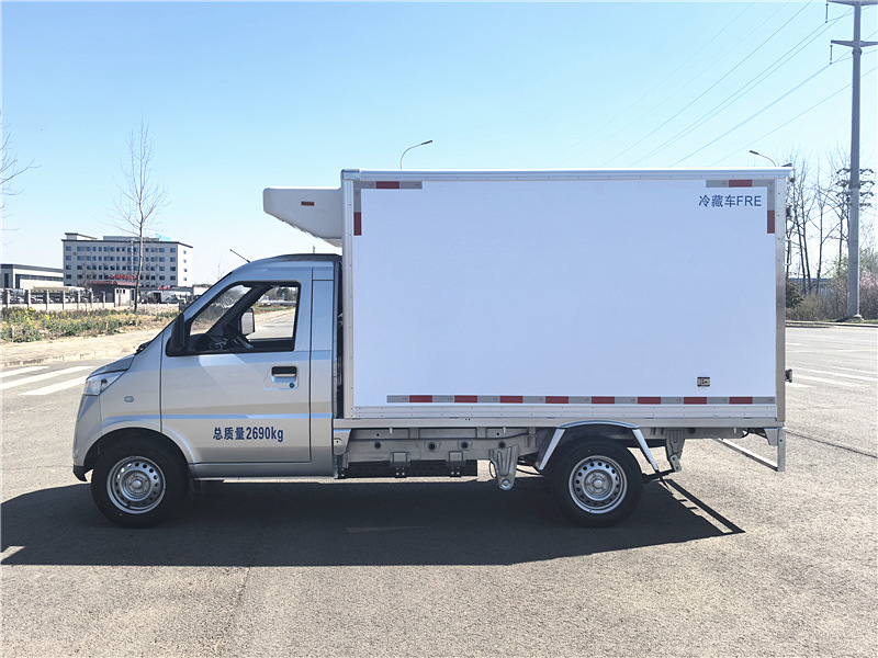 五菱冰寶純電冷藏車(chē)