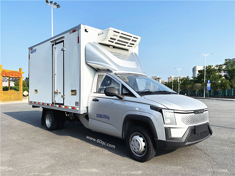 五菱黃金卡純電冷藏車